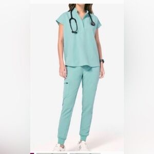 FIGS SEAGLASS SCRUB SET ~ Rafaela top~ jogger pants